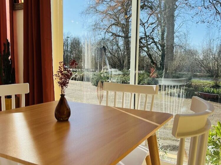 Motel Les Broussailles