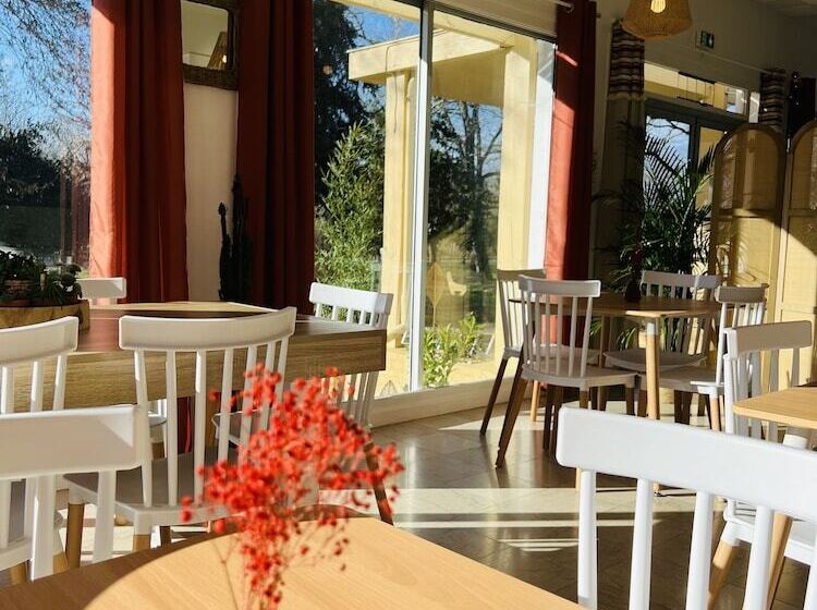 Motel Les Broussailles