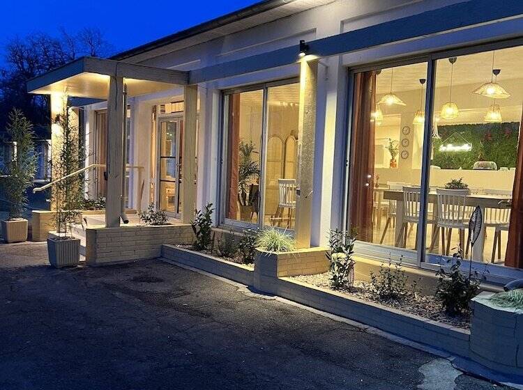 Motel Les Broussailles