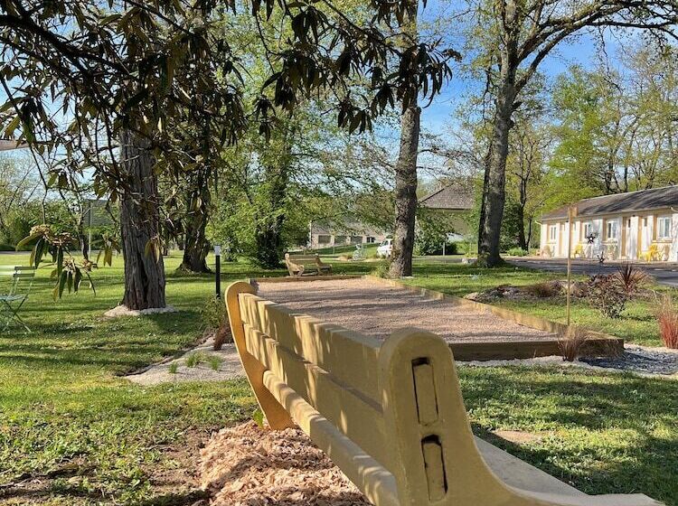 Motel Les Broussailles