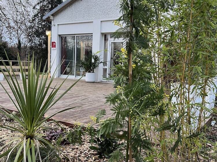 Motel Les Broussailles