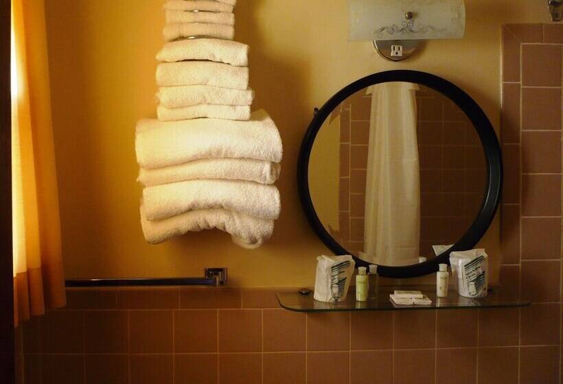 فندق على الطريق Red Top Motor Inn