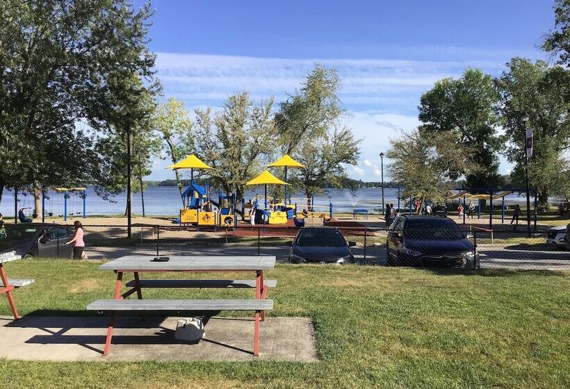 Park Place Motel & Suites