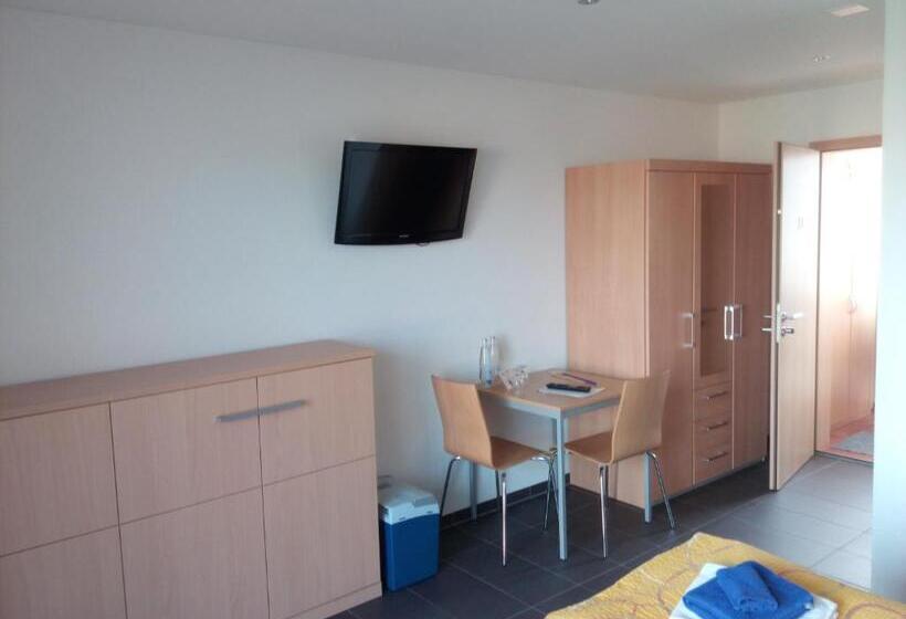 펜션 Bed And Breakfast Villa Hallau