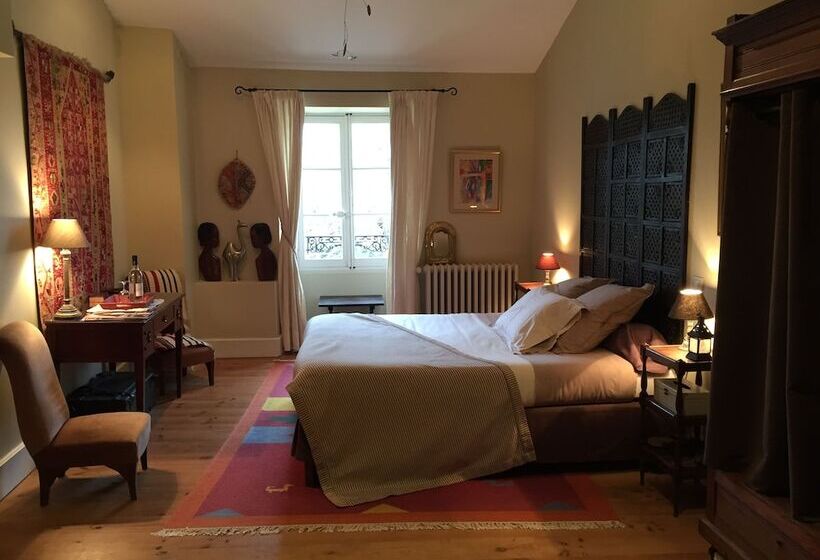 ペンション Chateau De Maumont