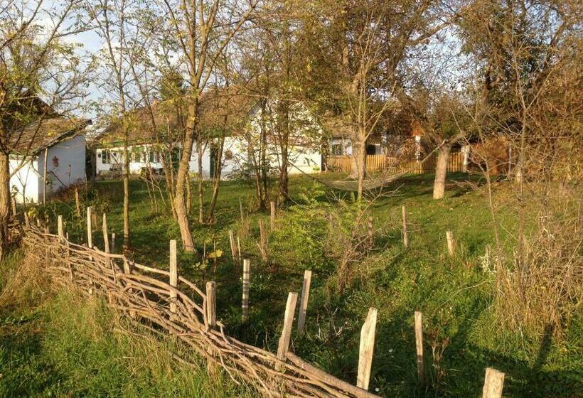 بنسيون Erdősmecskei Sváb Vendégházak és Jurtaszállás