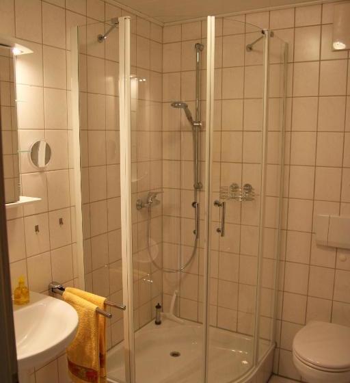 ペンション Ferienweingut Hensler