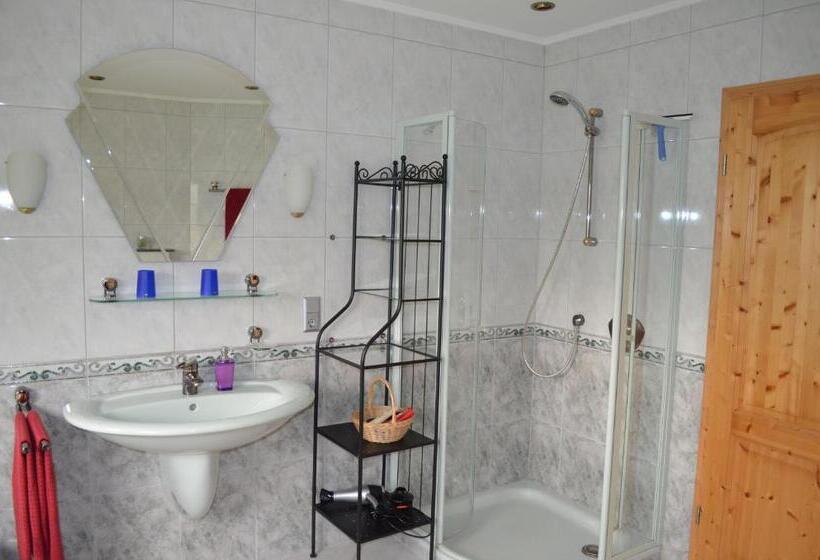 Пансион Gästehaus Lara