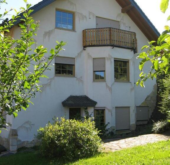 Пансион Gästehaus Lara