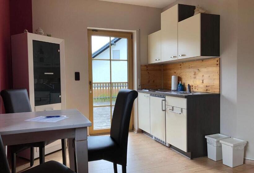 Пансион Gästehaus Lara