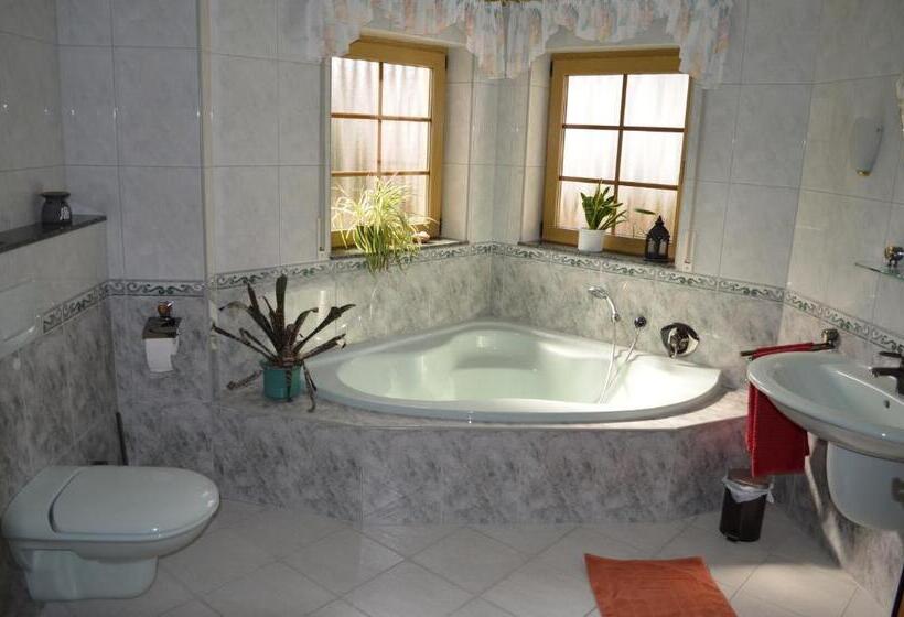 Пансион Gästehaus Lara