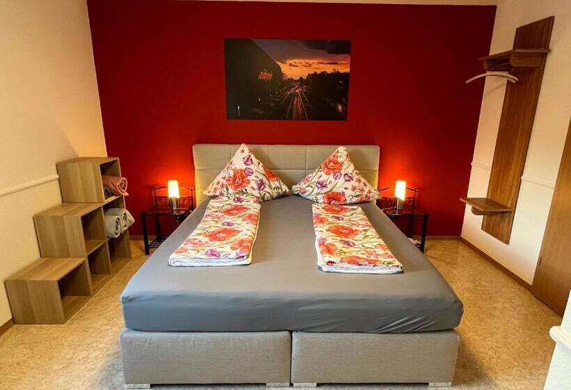 Пансион Gästehaus Lara