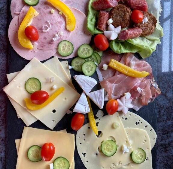 Пансион Gästehaus Lara