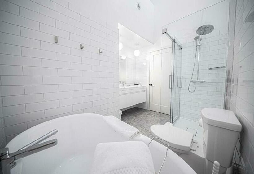 بنسيون Newsroom Suites