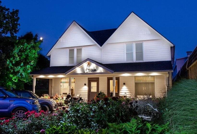 بنسيون Newsroom Suites