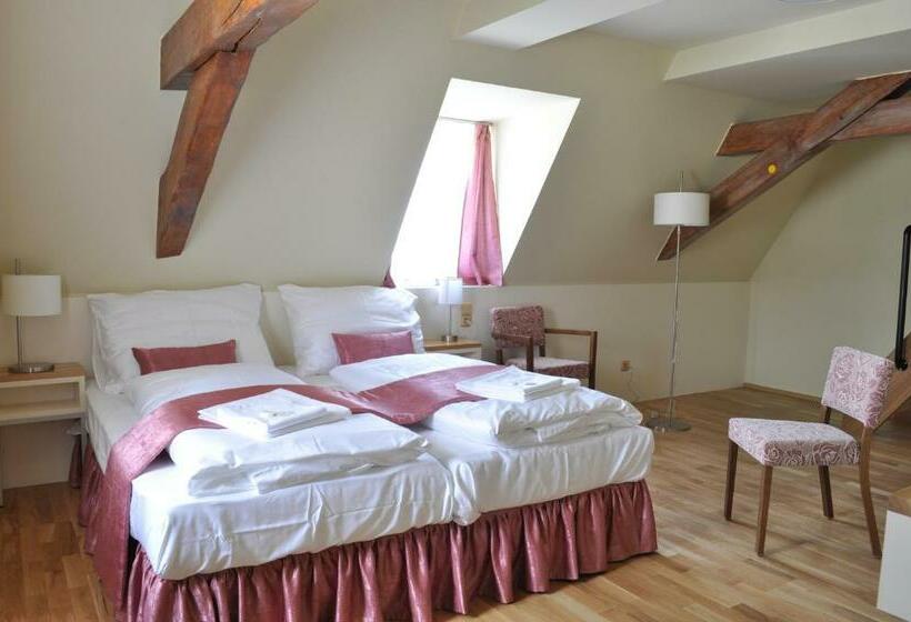 פנסיון Penzion Lípa