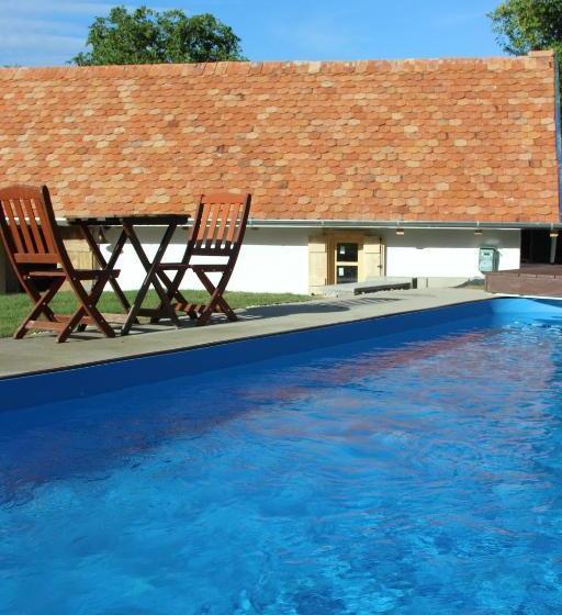 بنسيون Red Lion Vendégház