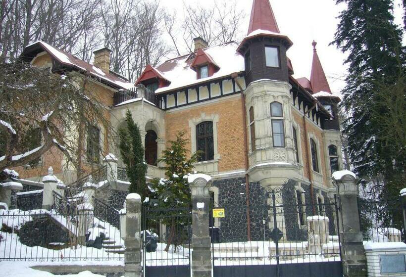 פנסיון Romantic Chateau Krasna Lipa