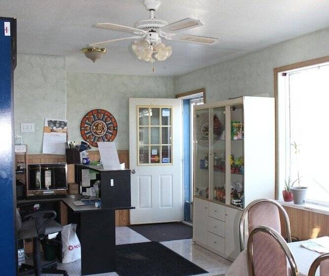 Raval Paradise Motel And Rv Park