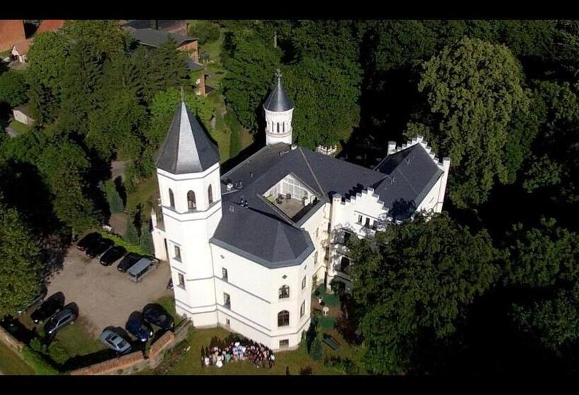 Schlosshotel Bredenfelde