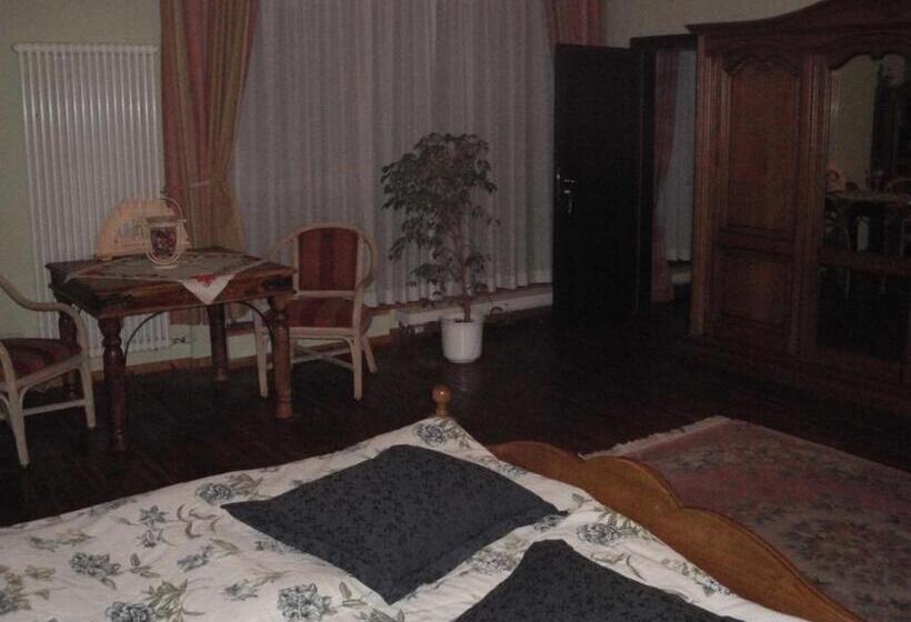 Schlosshotel Bredenfelde