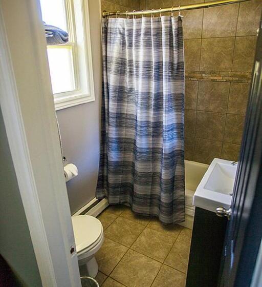 The Pines Motel And Cottages