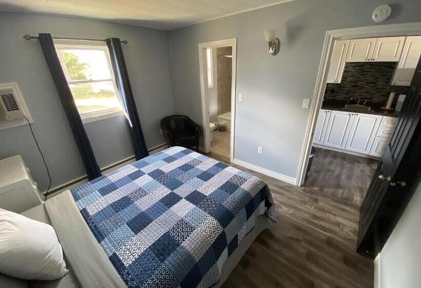 The Pines Motel And Cottages