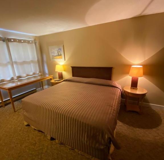 Twin Creeks Motel