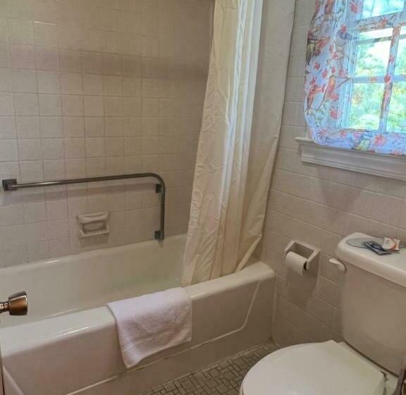 Washington & Lee Motel