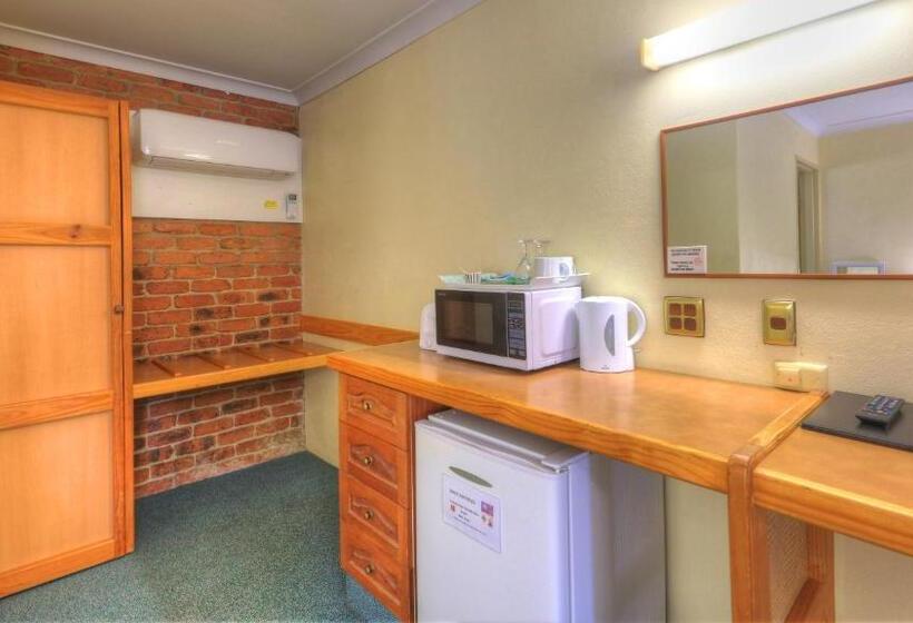 Wondai Colonial Motel & Ivory S Restaurant