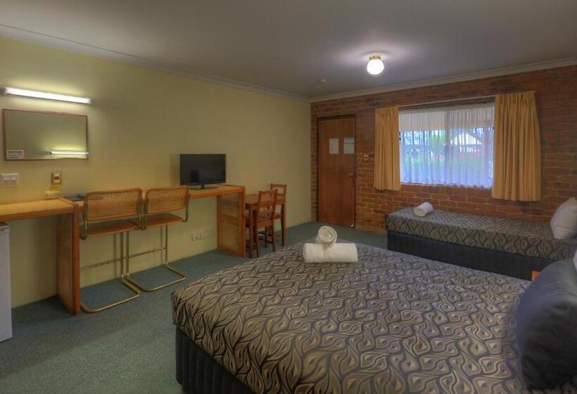 Wondai Colonial Motel & Ivory S Restaurant