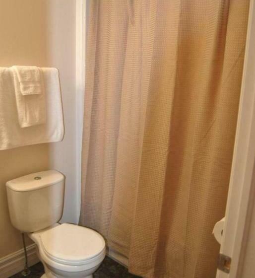 Общежитие Arnold's Cove Inn