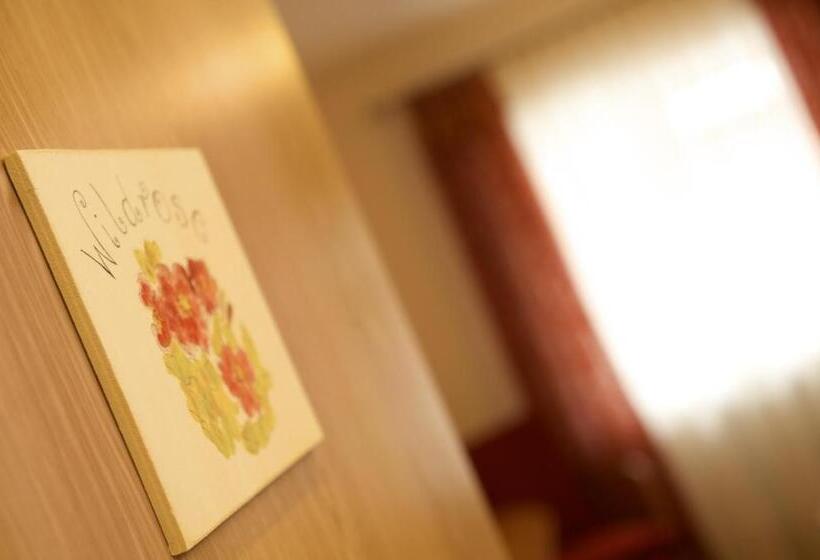 ユースホステル Gasthof Zum Kreuz