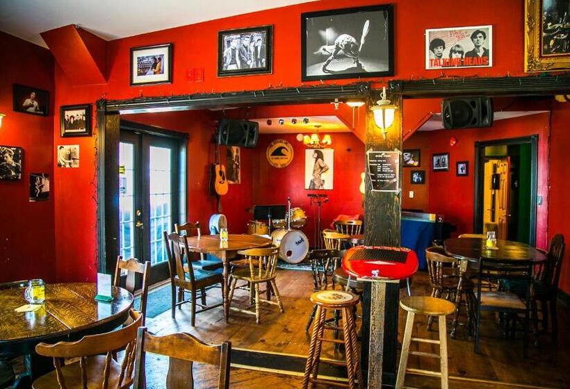 فندق صغير Groundswell Pub & Inn
