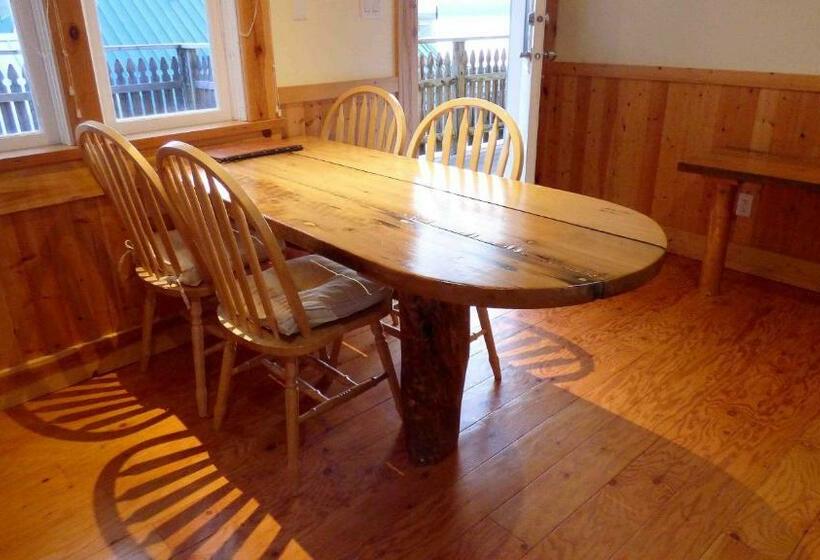 הוסטל Seine Boat Inn