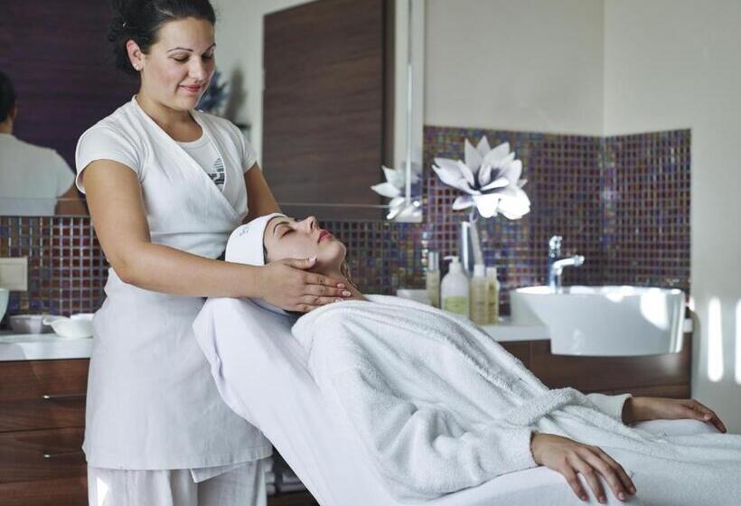 Barack Thermal Hotel And Spa