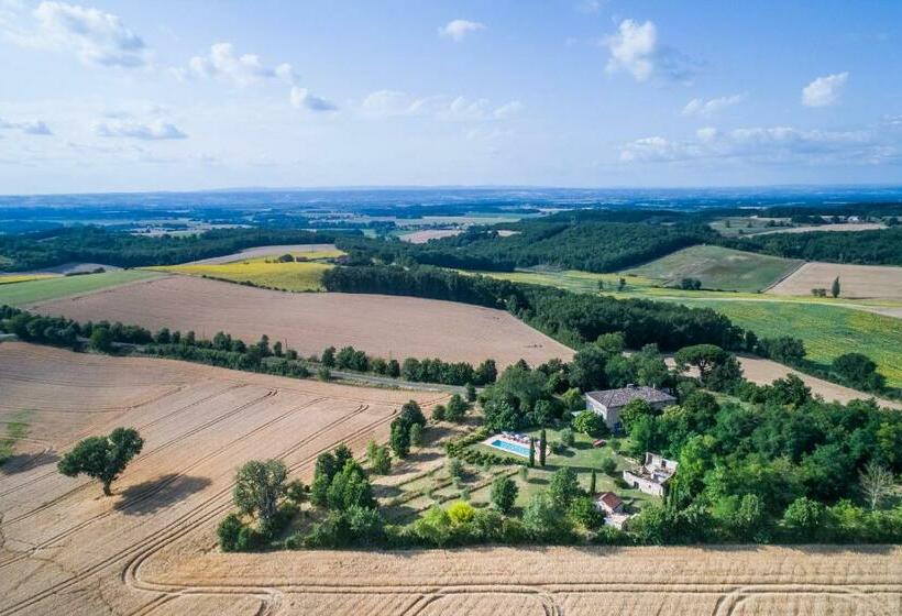 ベッドアンドブレックファースト Au Mas Des Calmettes