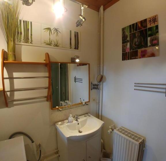 مبيت وإفطار Chambres D Hotes Manoir Le Cristal  Futuroscope à Petit Prix