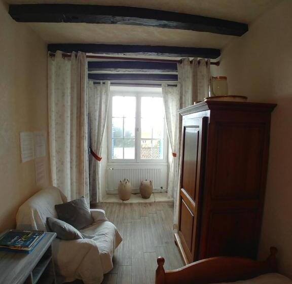 مبيت وإفطار Chambres D Hotes Manoir Le Cristal  Futuroscope à Petit Prix