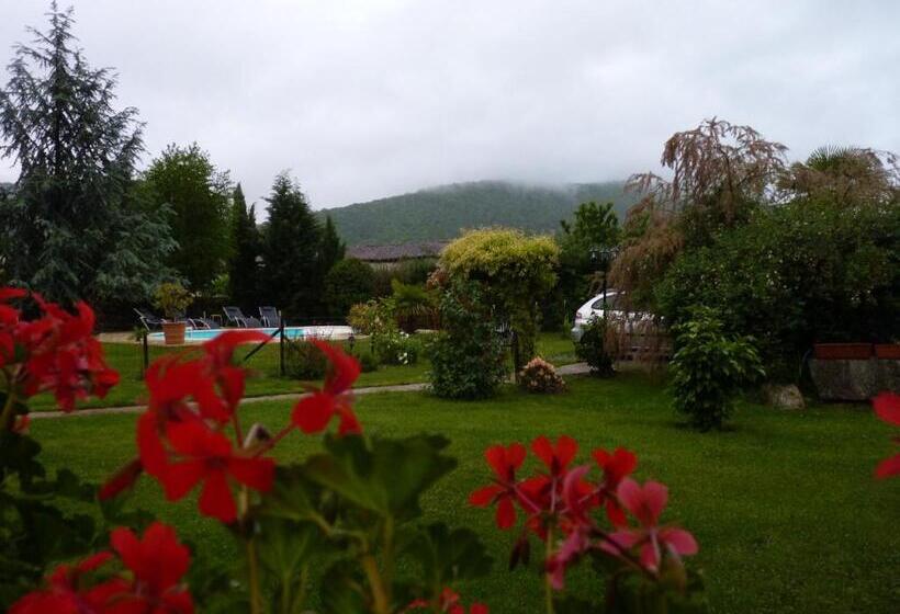 ベッドアンドブレックファースト Chambres D'hôtes L'ardiegeoise