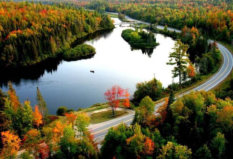 مبيت وإفطار Deer Mountain Lodge & Wilderness Resort