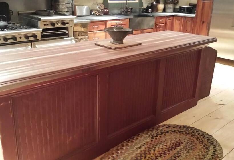 مبيت وإفطار Deer Mountain Lodge & Wilderness Resort