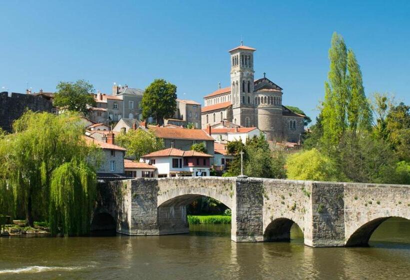 住宿加早餐  Domaine Le Jardin Suspendu   Piscine Chauffée   Proche Parc Puy Dufou