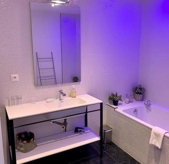 住宿加早餐  Domaine Le Jardin Suspendu   Piscine Chauffée   Proche Parc Puy Dufou