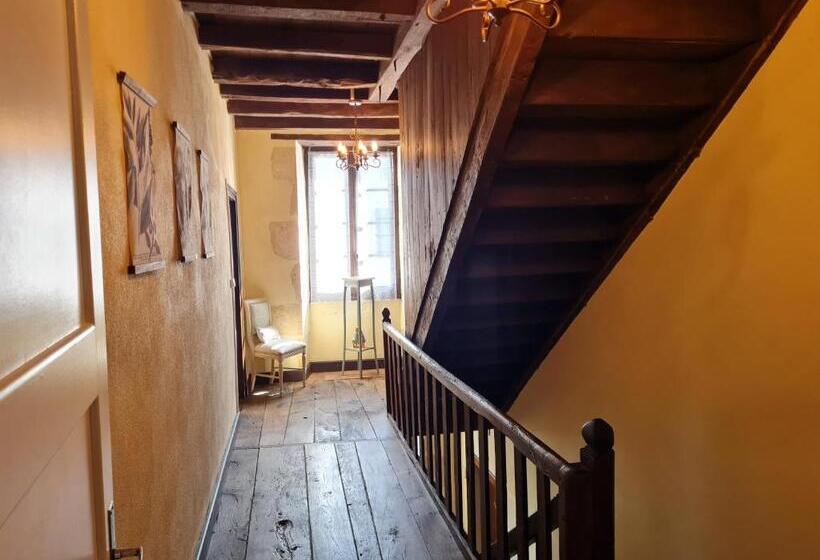 ベッドアンドブレックファースト Fleur De Lys