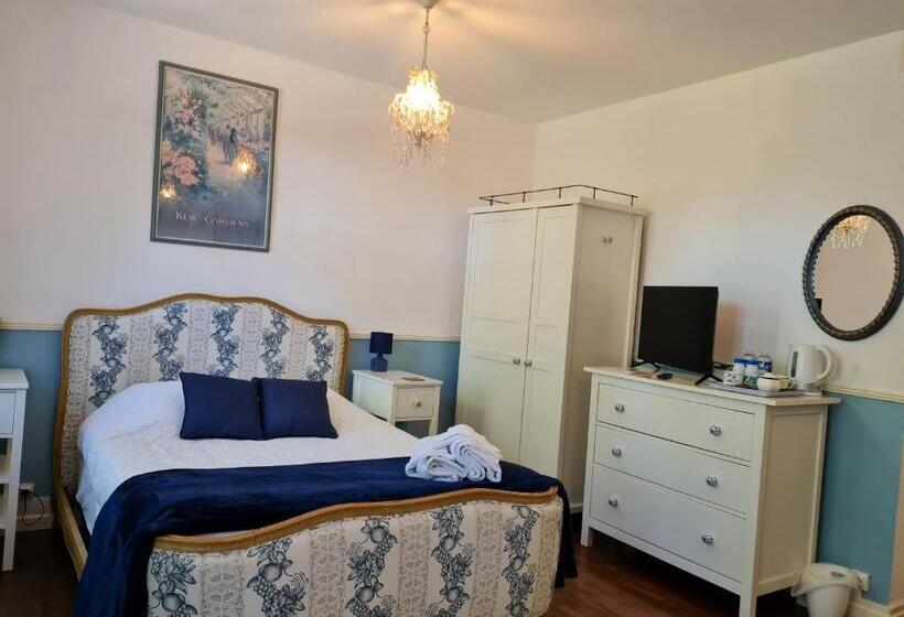 ベッドアンドブレックファースト Fleur De Lys