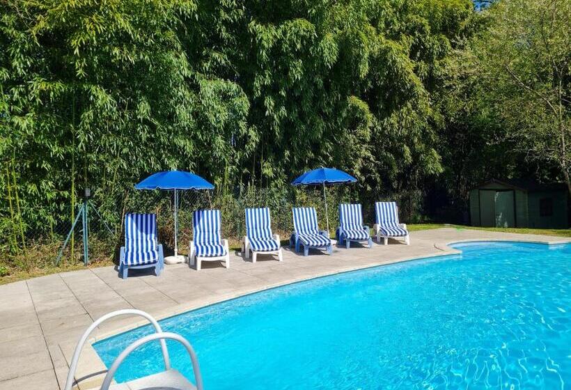 ベッドアンドブレックファースト Fleur De Lys