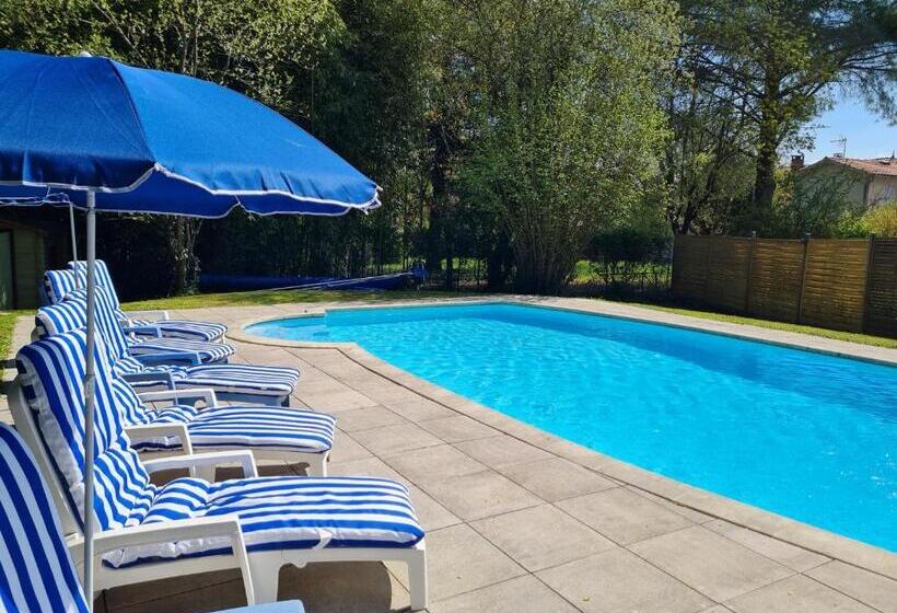 ベッドアンドブレックファースト Fleur De Lys