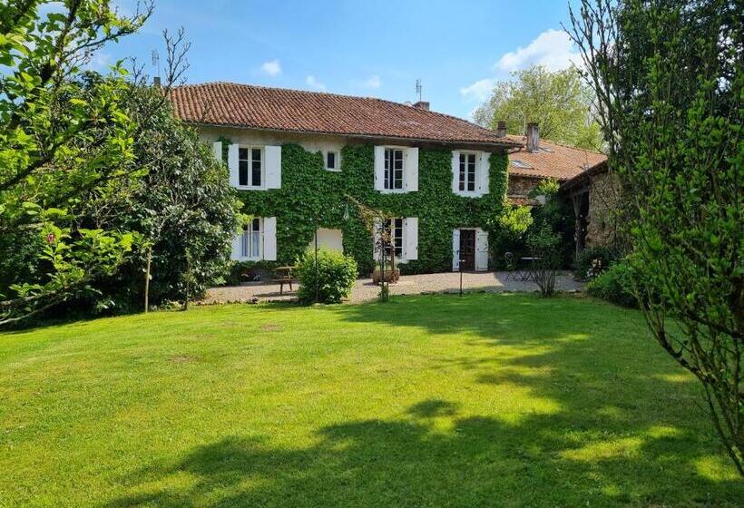 ベッドアンドブレックファースト Fleur De Lys