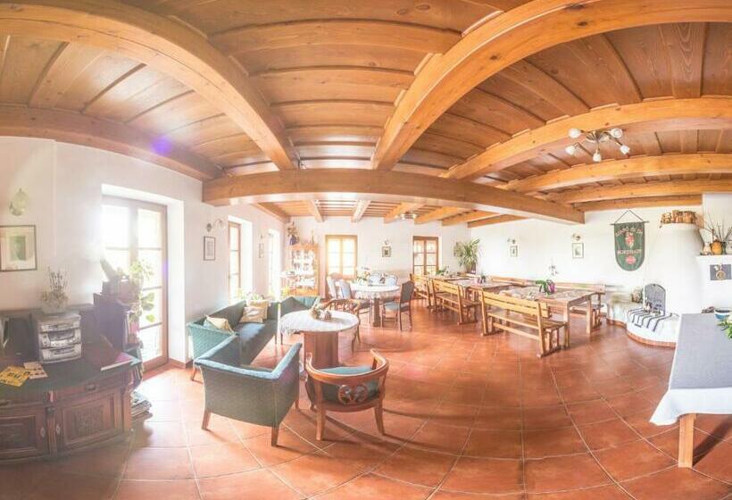 مبيت وإفطار Juhfark Fogadó és Borház